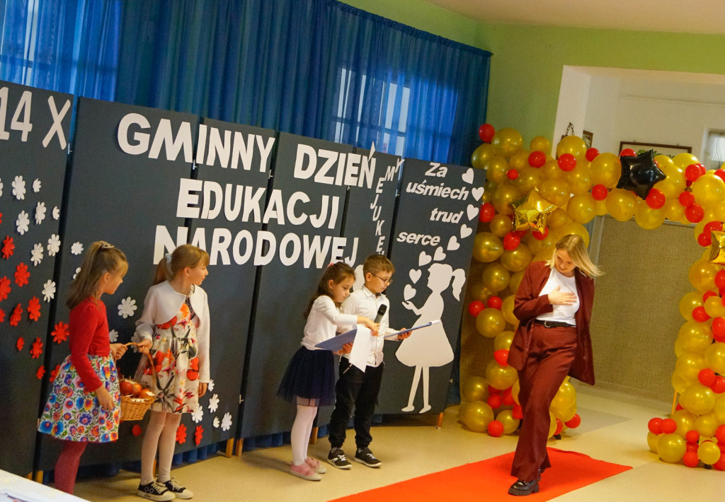 Gminny Dzień Edukacji Narodowej w Parsęcku – humor i wdzięczność