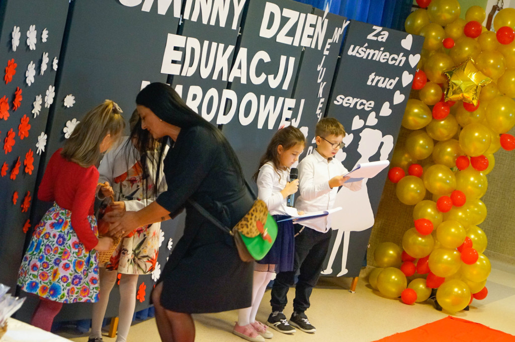 Gminny Dzień Edukacji Narodowej w Parsęcku – humor i wdzięczność