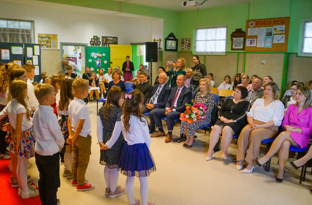 Gminny Dzień Edukacji Narodowej w Parsęcku – humor i wdzięczność