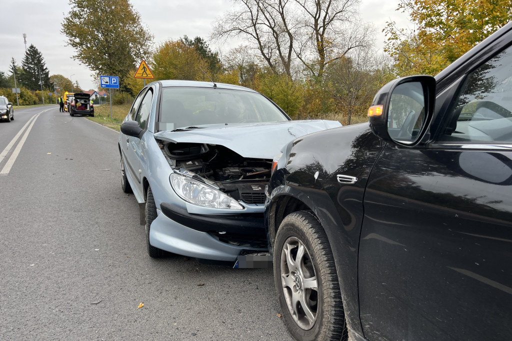 Zderzenie trzech samochodów w Trzesiece