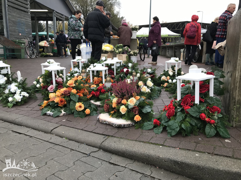 Rynek przed Dniem Wszystkich Świętych