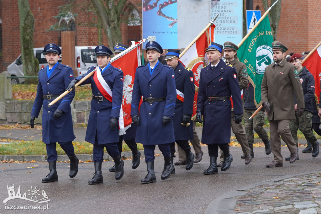 Szczecinek świętował 106. rocznicę niepodległości. Msza, marsz, przemówienie burmistrza i śpiew pieśni patriotycznych