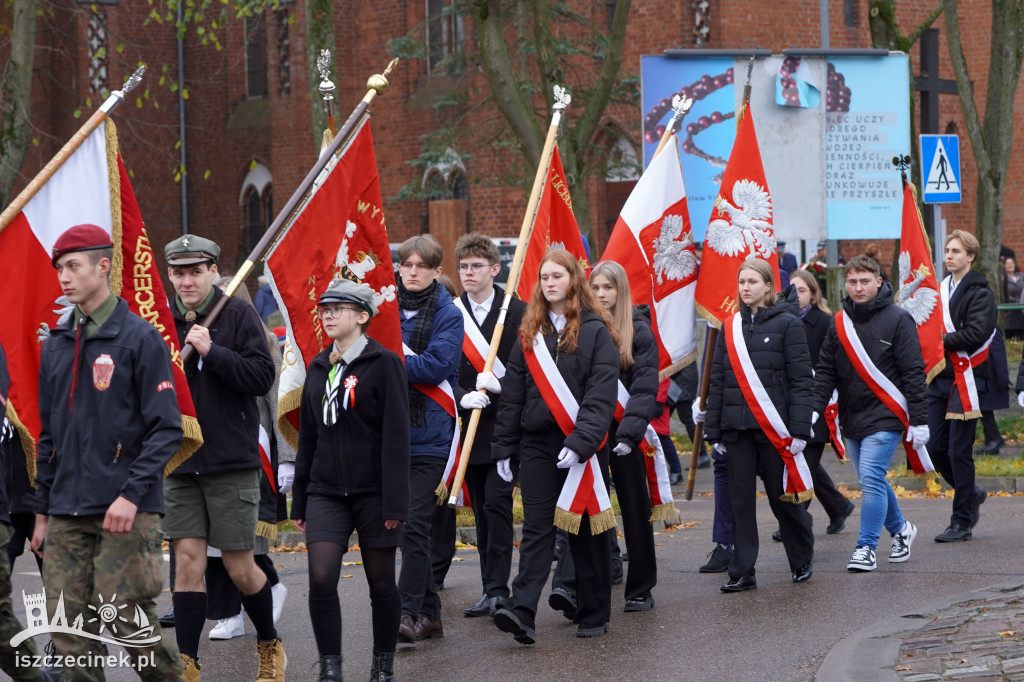 Szczecinek świętował 106. rocznicę niepodległości. Msza, marsz, przemówienie burmistrza i śpiew pieśni patriotycznych