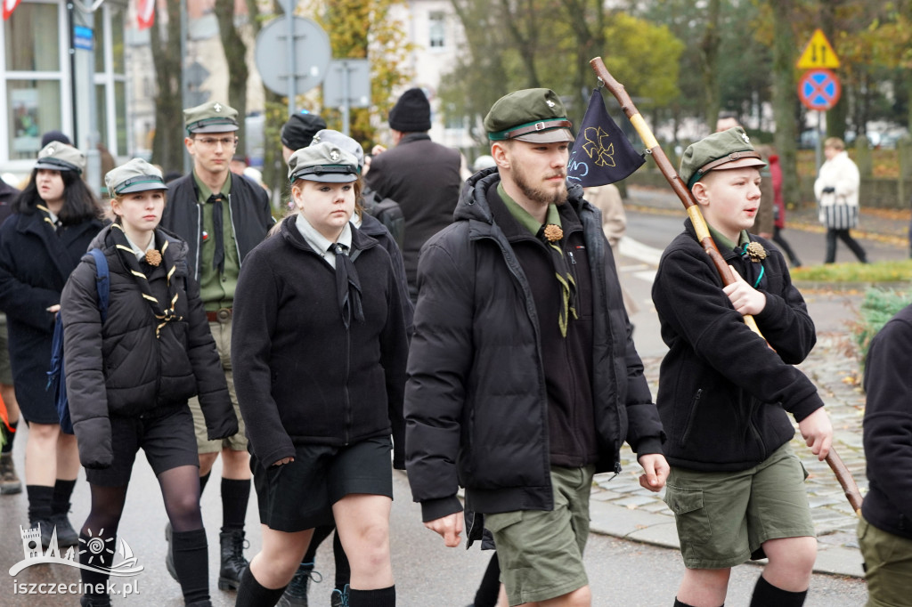 Szczecinek świętował 106. rocznicę niepodległości. Msza, marsz, przemówienie burmistrza i śpiew pieśni patriotycznych