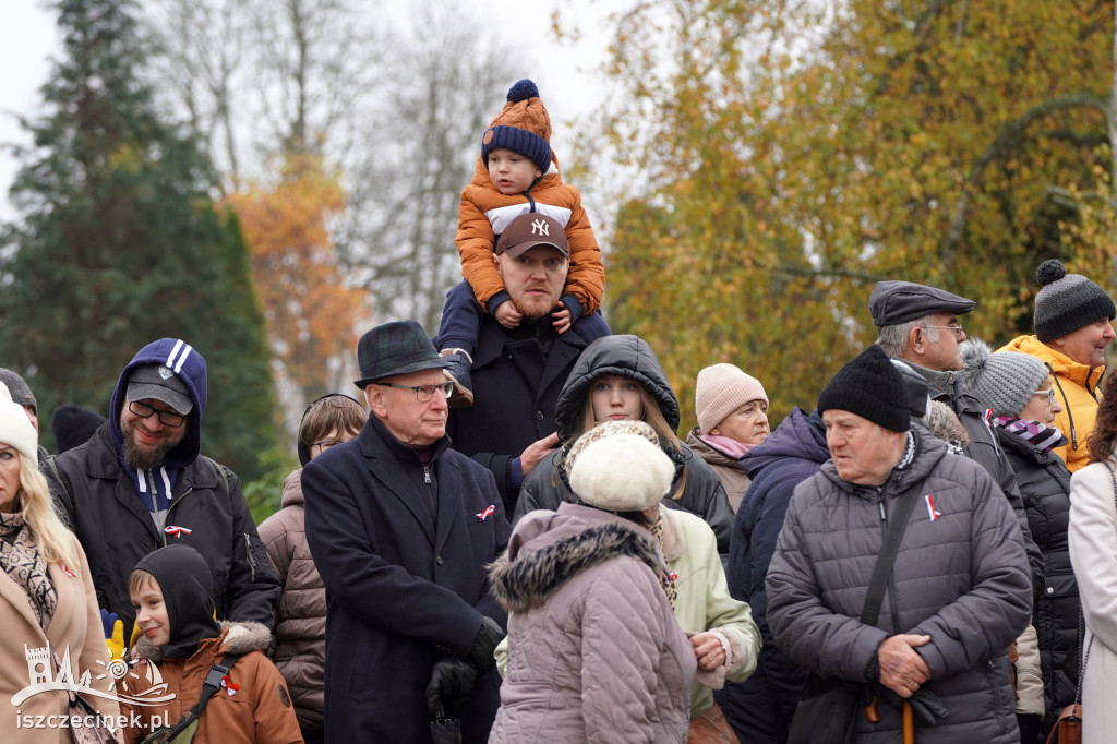 Szczecinek świętował 106. rocznicę niepodległości. Msza, marsz, przemówienie burmistrza i śpiew pieśni patriotycznych