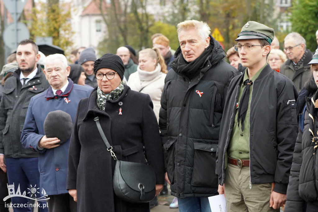 Szczecinek świętował 106. rocznicę niepodległości. Msza, marsz, przemówienie burmistrza i śpiew pieśni patriotycznych