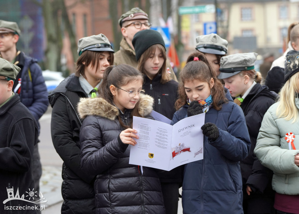 Szczecinek świętował 106. rocznicę niepodległości. Msza, marsz, przemówienie burmistrza i śpiew pieśni patriotycznych