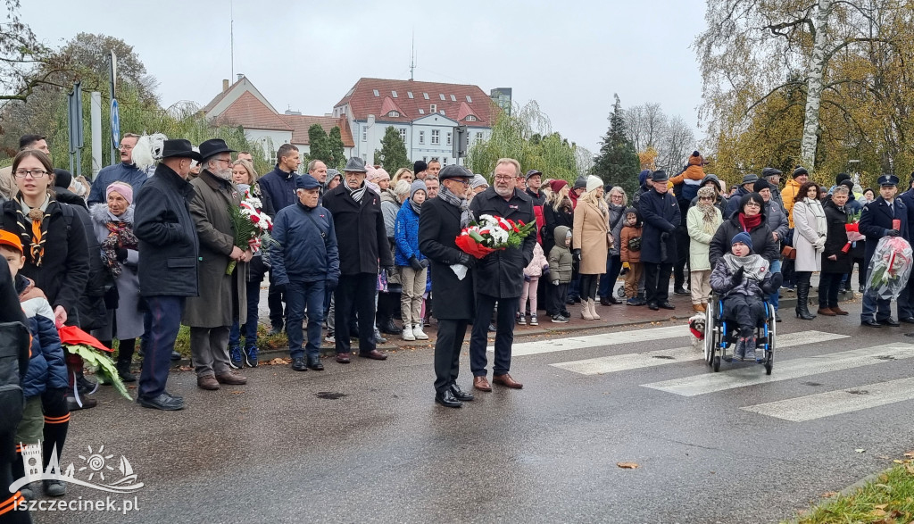 Szczecinek świętował 106. rocznicę niepodległości. Msza, marsz, przemówienie burmistrza i śpiew pieśni patriotycznych