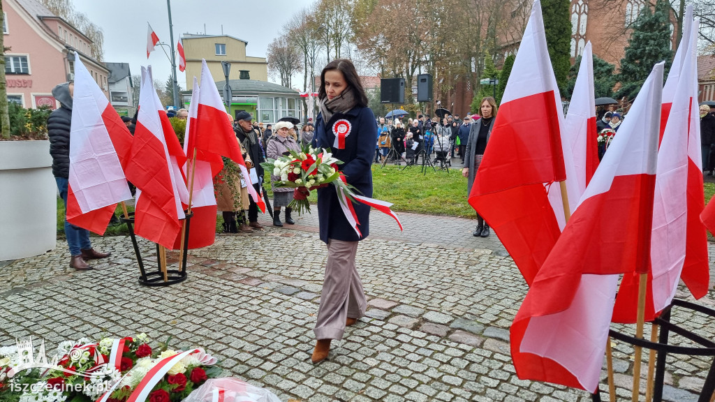 Szczecinek świętował 106. rocznicę niepodległości. Msza, marsz, przemówienie burmistrza i śpiew pieśni patriotycznych