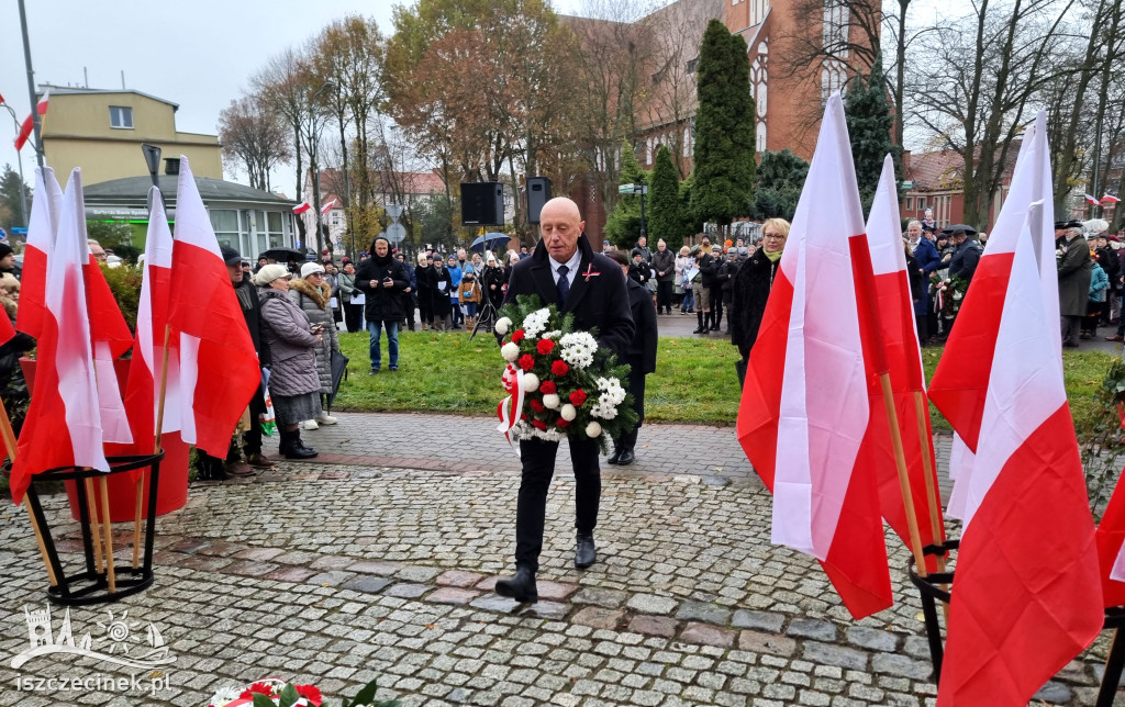 Szczecinek świętował 106. rocznicę niepodległości. Msza, marsz, przemówienie burmistrza i śpiew pieśni patriotycznych