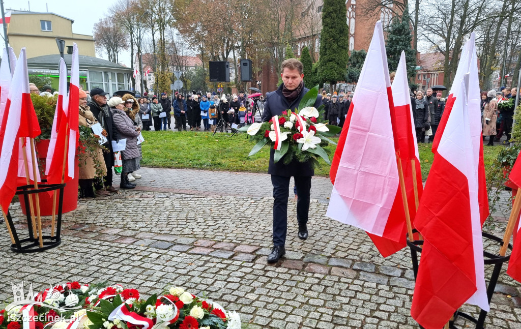 Szczecinek świętował 106. rocznicę niepodległości. Msza, marsz, przemówienie burmistrza i śpiew pieśni patriotycznych