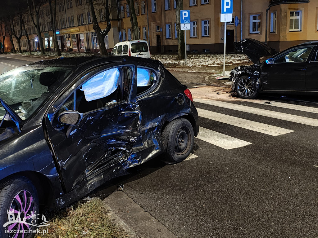 Wypadek na Warcisława IV w Szczecinku! Co wydarzyło się w sobotni wieczór?