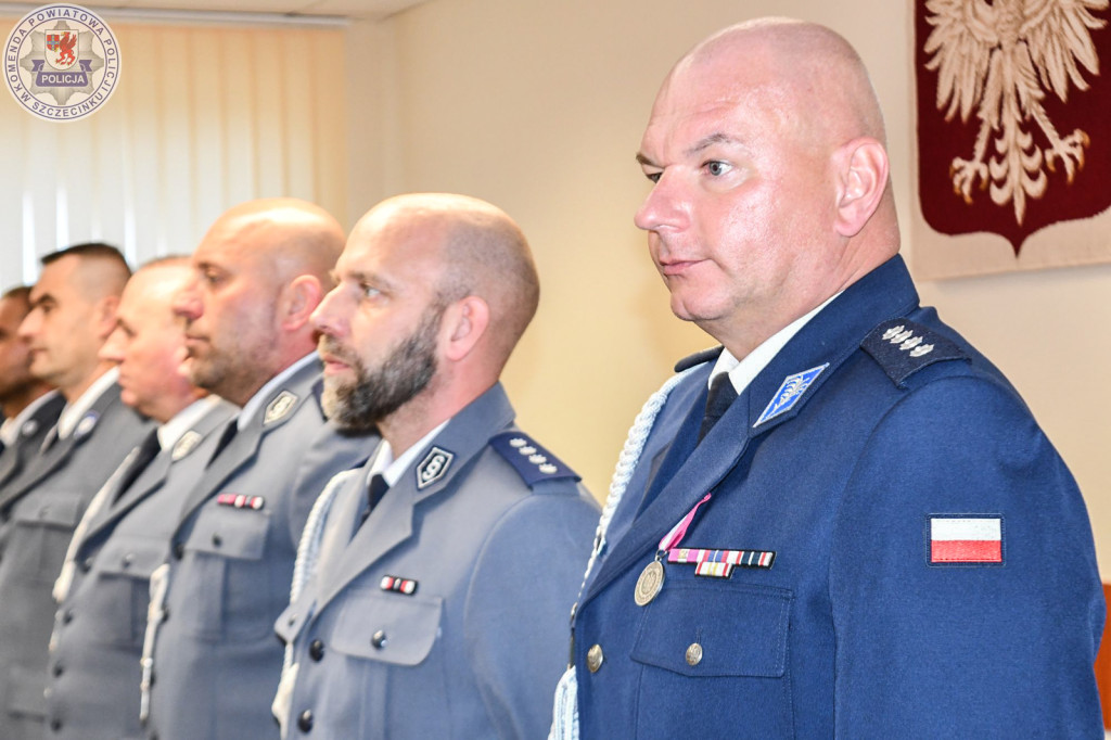 Uznanie za trud i zaangażowanie. Szczecineccy policjanci z awansami