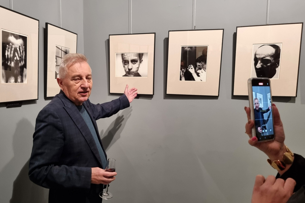 Fotografie Beksińskiego w Muzeum Regionalnym w Szczecinku – 62 unikalne prace pełne tajemnicy i niepokoju.