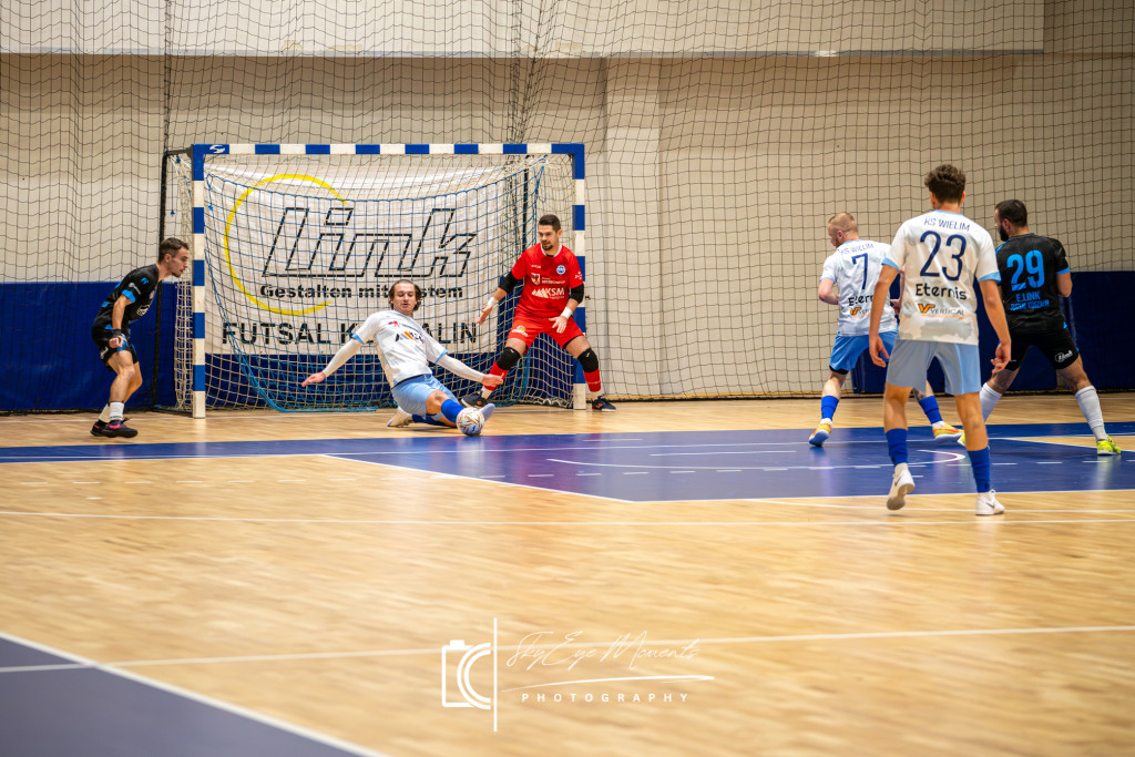 Wielim Szczecinek wygrywa z Koszalinem 4:3 w III lidze futsalu