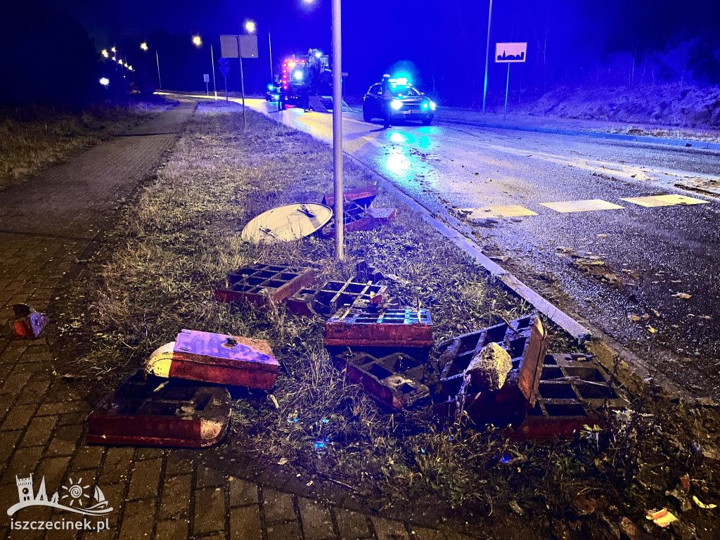 Wypadek w Szczecinku. Koparka spadła z lawety na rondzie Leśnym