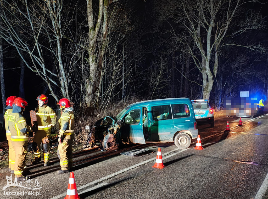 Pijany kierowca rozbił się na ogrodzeniu cmentarza [ZDJĘCIA]