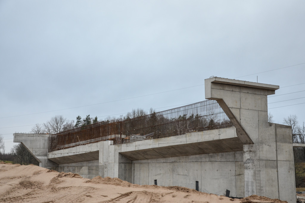 Budowa S11 Bobolice-Szczecinek idzie pełną parą. Drogowcy opublikowali najnowsze zdjęcia prac.