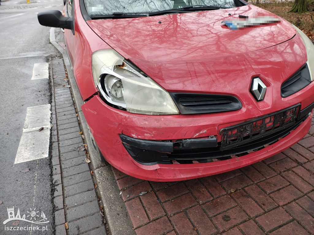 Stłuczka na rondzie w Szczecinku: Mercedes wymusił pierwszeństwo