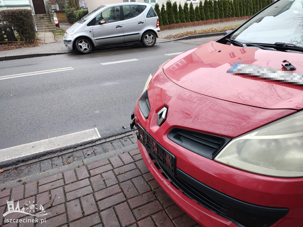 Stłuczka na rondzie w Szczecinku: Mercedes wymusił pierwszeństwo