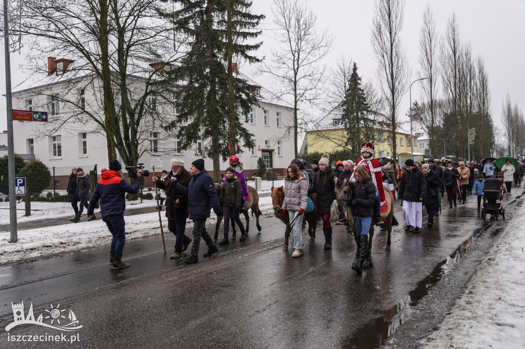 Orszak Trzech Króli przyciągnął tłumy w Szczecinku