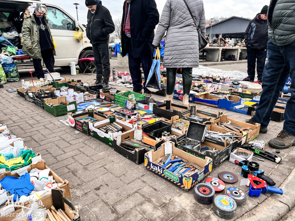 Lutowy pchli targ w Szczecinku przyciągnął tłumy