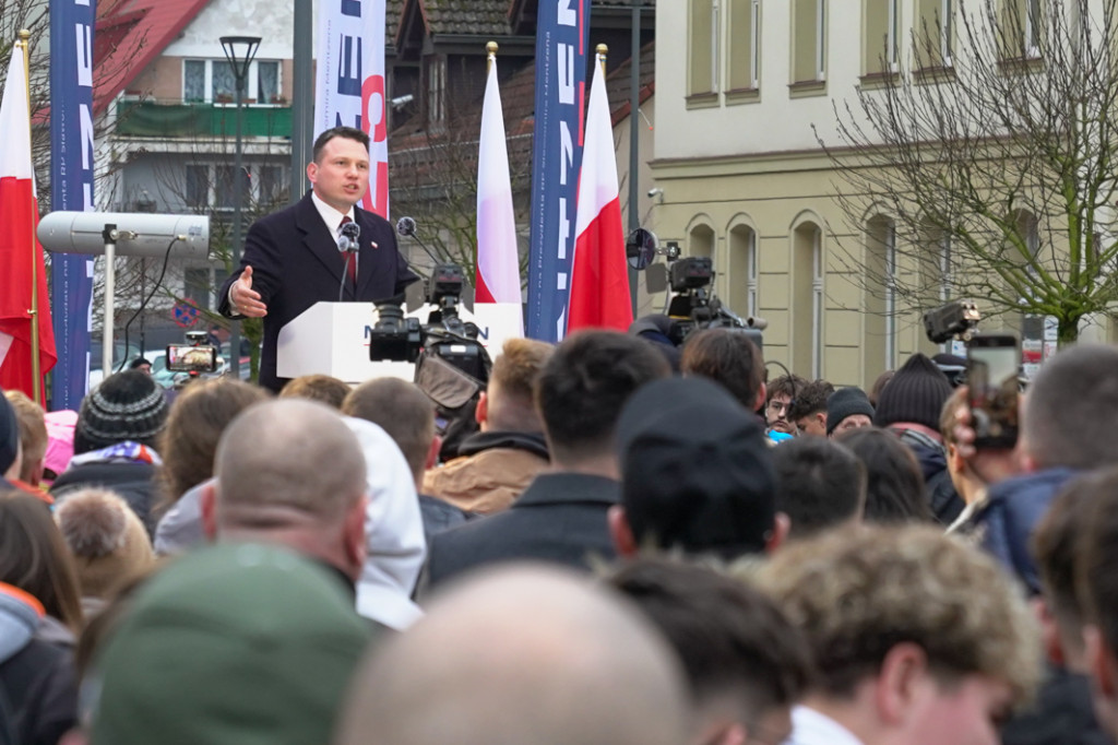 Sławomir Mentzen w Szczecinku – spotkanie na Placu Wolności przyciągnęło tłumy