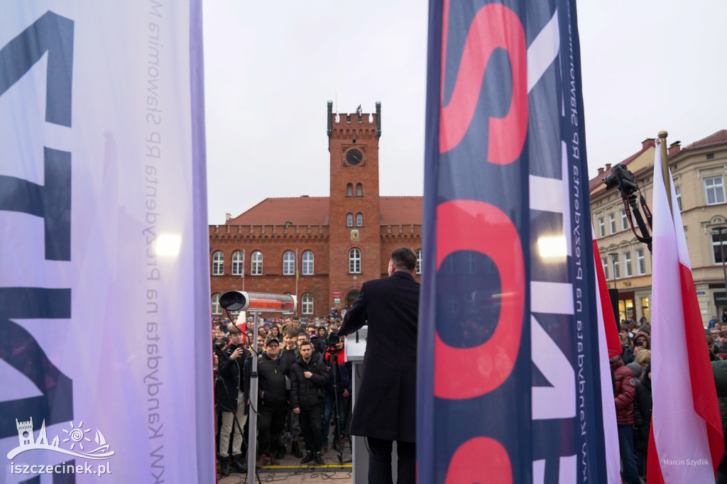 Sławomir Mentzen w Szczecinku – spotkanie na Placu Wolności przyciągnęło tłumy