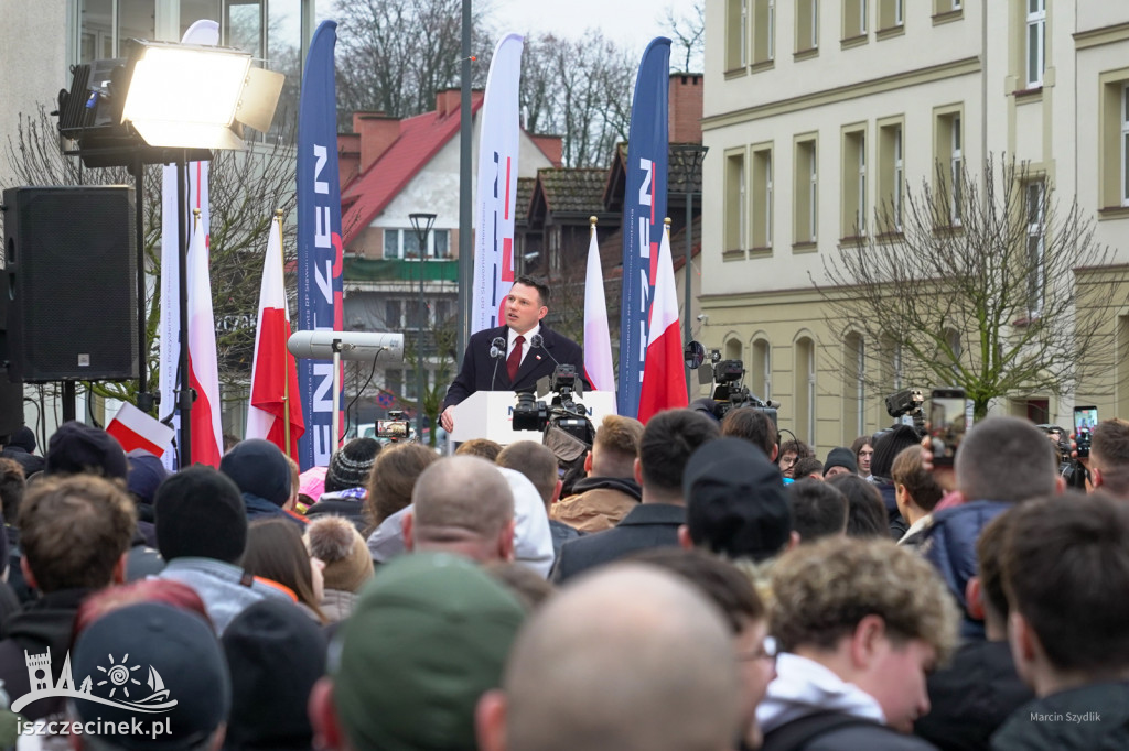 Sławomir Mentzen w Szczecinku – spotkanie na Placu Wolności przyciągnęło tłumy