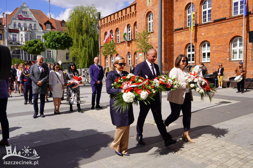 Szczecinek świętuje Konstytucję 3 Maja. Uroczystości na placu Wolności