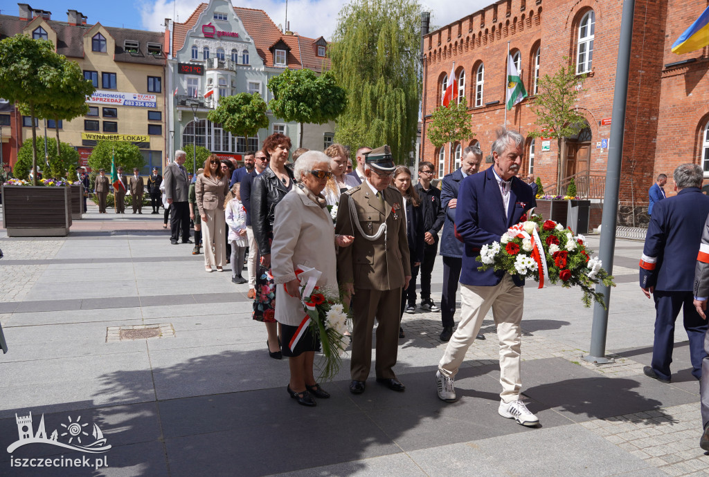 Szczecinek świętuje Konstytucję 3 Maja. Uroczystości na placu Wolności
