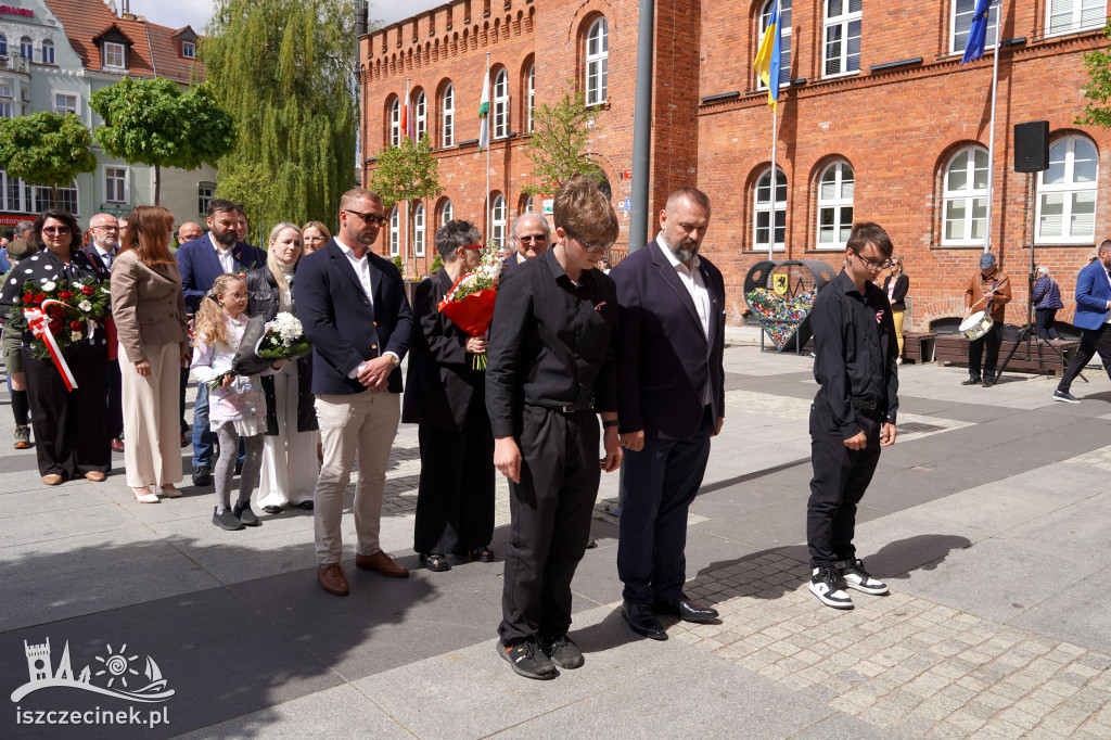 Szczecinek świętuje Konstytucję 3 Maja. Uroczystości na placu Wolności