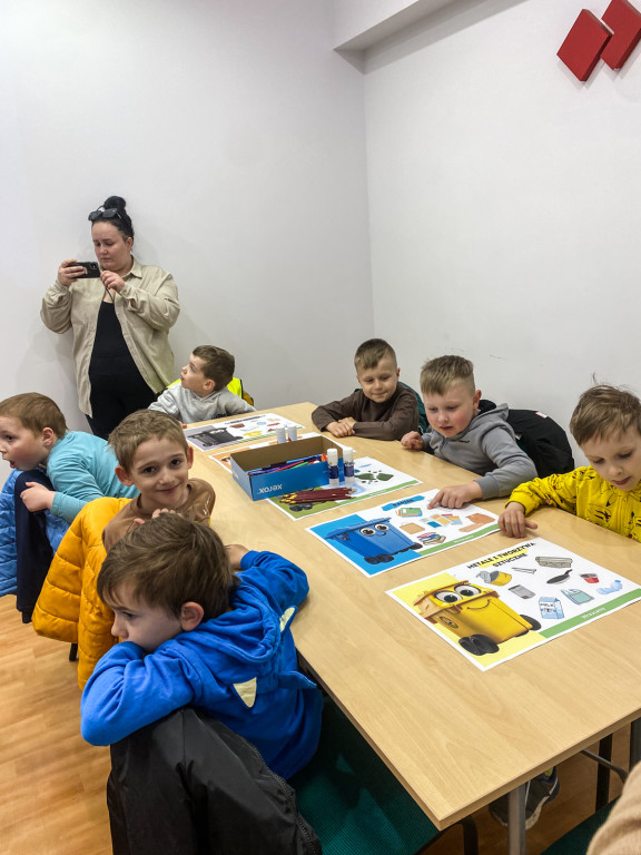 Zamiatarki, śmieciarki i strażnicy planety! Dzieciaki podbiły spółkę komunalną
