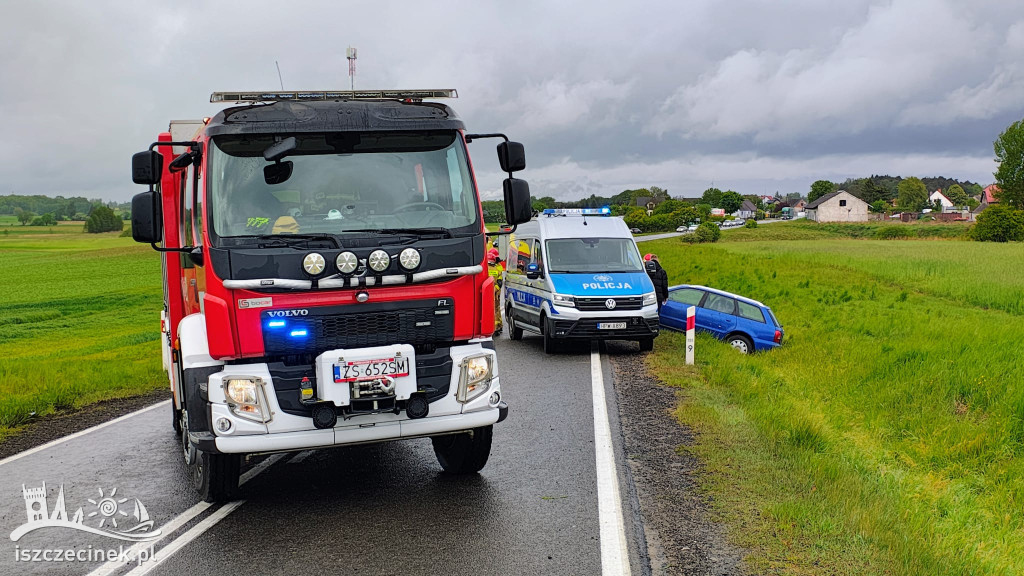 Kolizja na DK20. Audi wpadło w poślizg