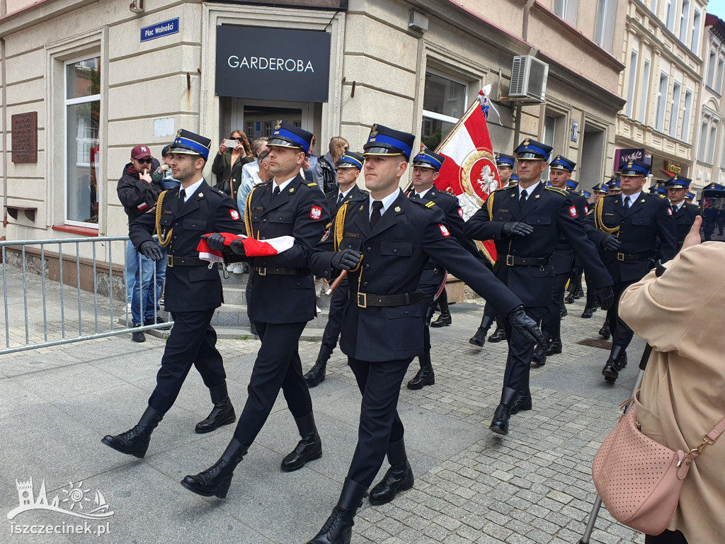Strażacka gala na placu Wolności