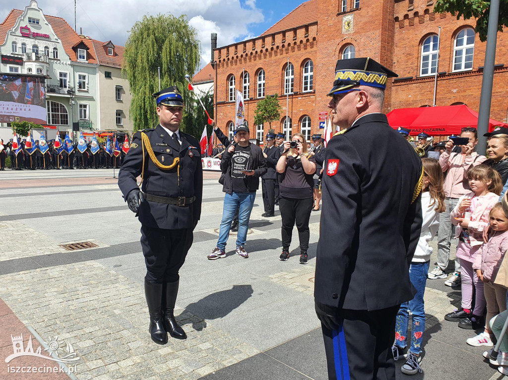 Strażacka gala na placu Wolności