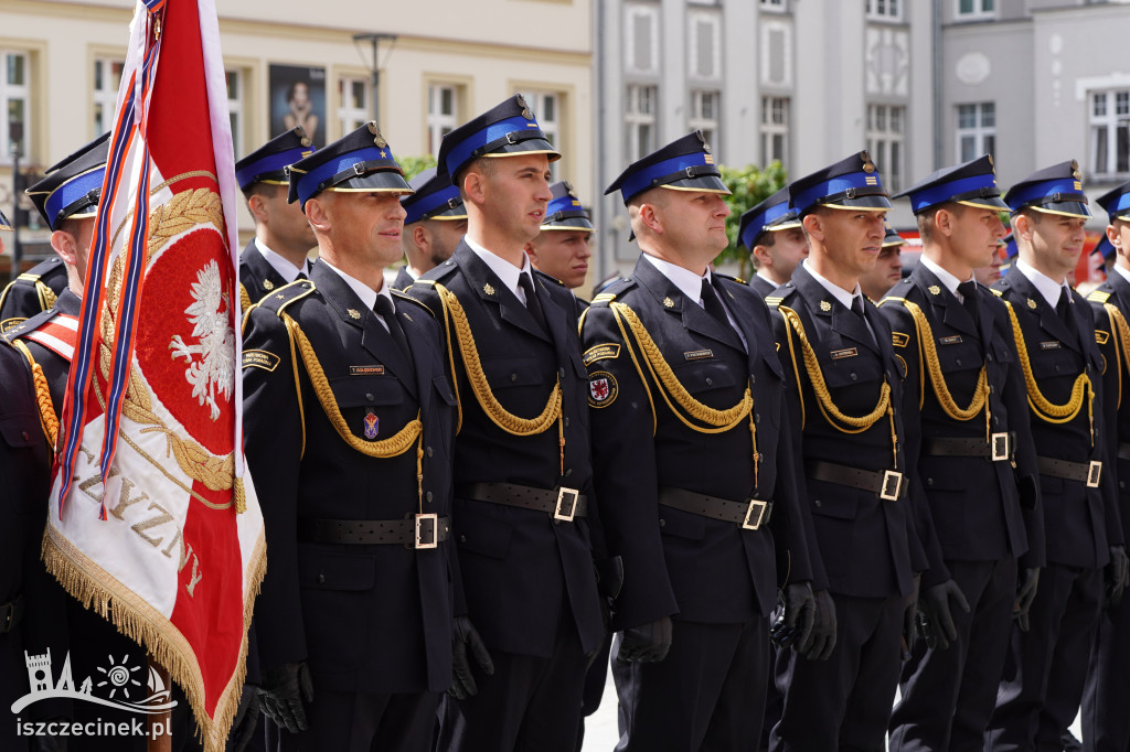Strażacka gala na placu Wolności
