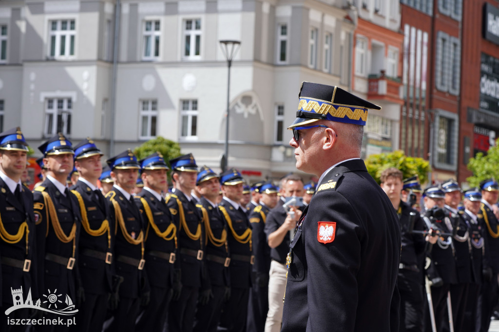 Strażacka gala na placu Wolności