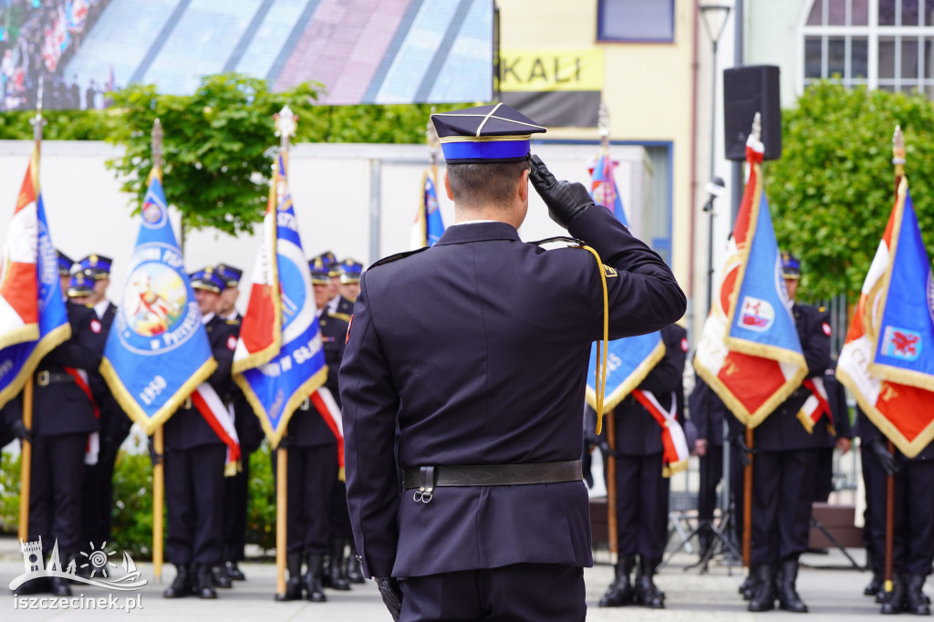Strażacka gala na placu Wolności