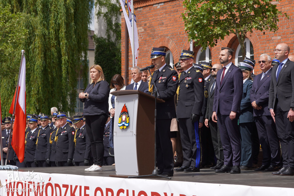 Strażacka gala na placu Wolności