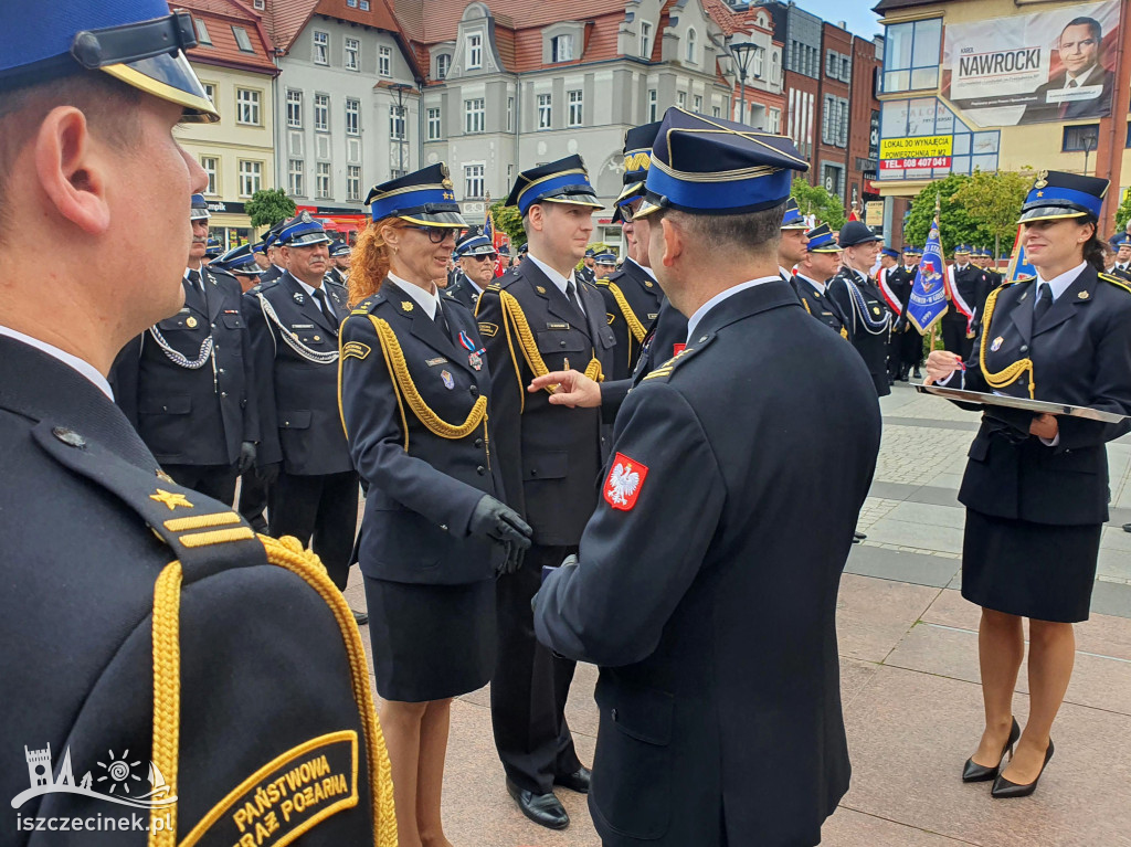 Strażacka gala na placu Wolności