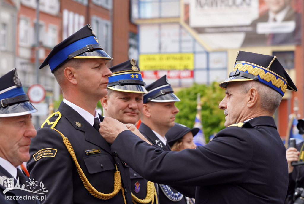 Strażacka gala na placu Wolności
