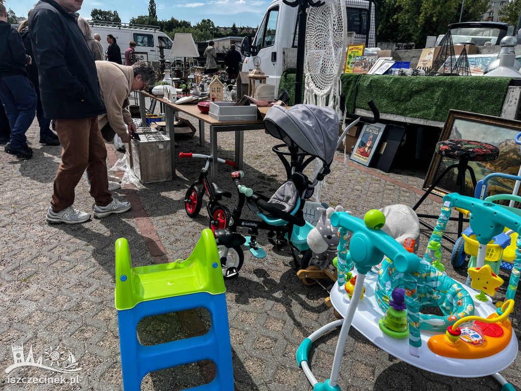 Tłumy na majowym pchlim targu w Szczecinku