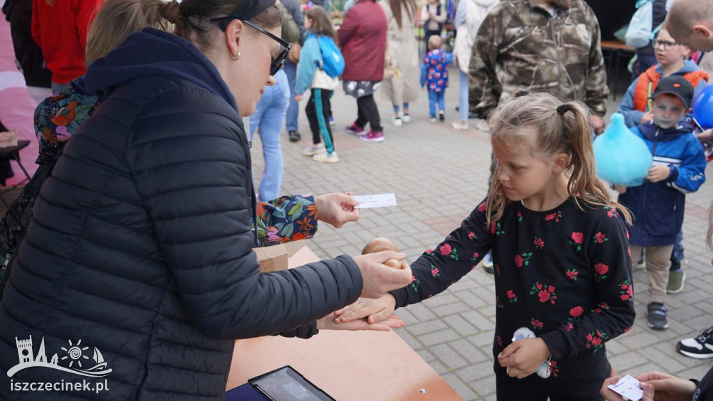 Dzieci w roli rycerzy i dam dworu – zobacz zdjęcia
