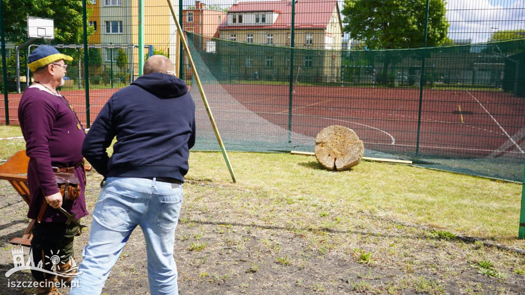 Dzieci w roli rycerzy i dam dworu – zobacz zdjęcia