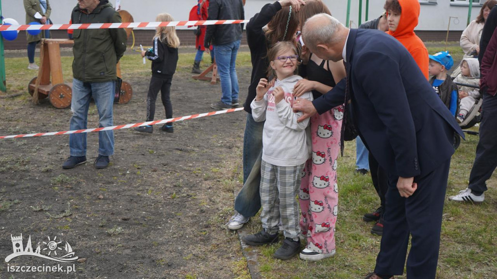 Dzieci w roli rycerzy i dam dworu – zobacz zdjęcia