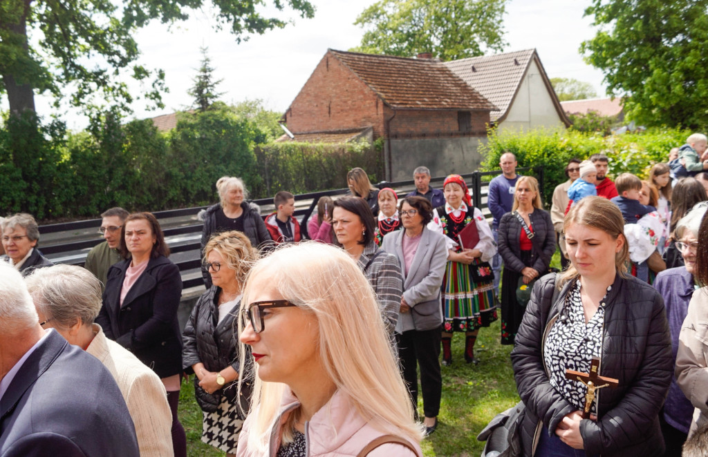 Pół wieku wspólnej wiary. Jubileusz parafii w Jeleninie z sercem i modlitwą