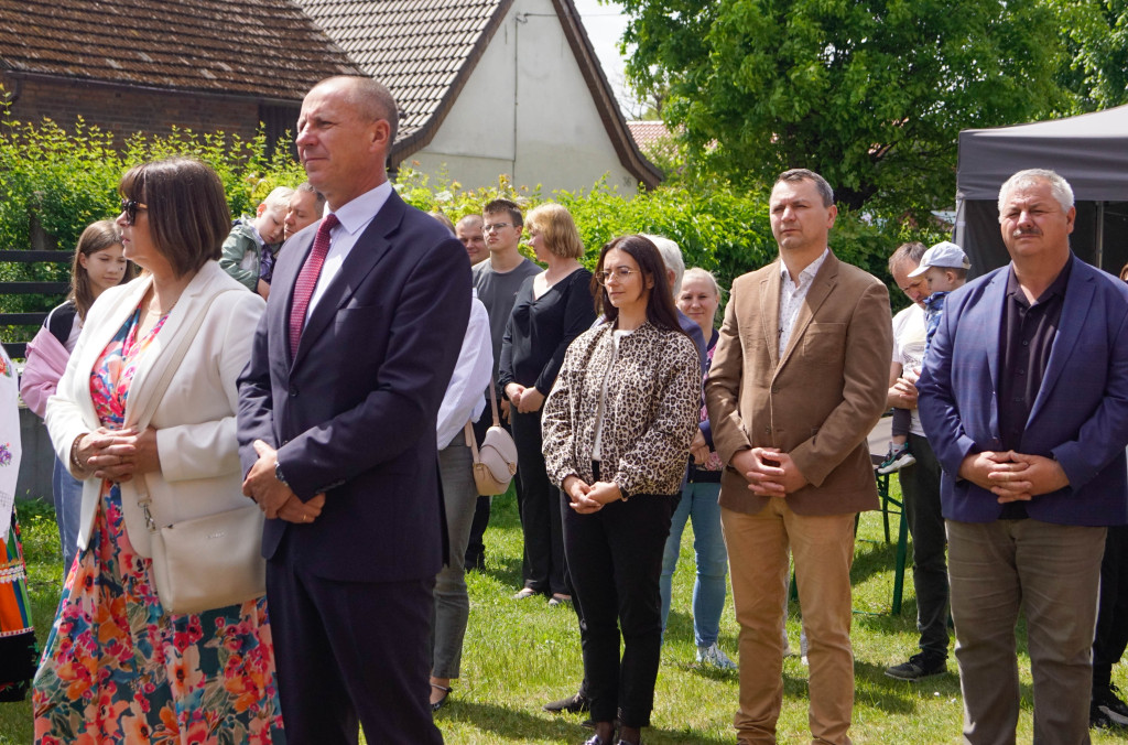 Pół wieku wspólnej wiary. Jubileusz parafii w Jeleninie z sercem i modlitwą