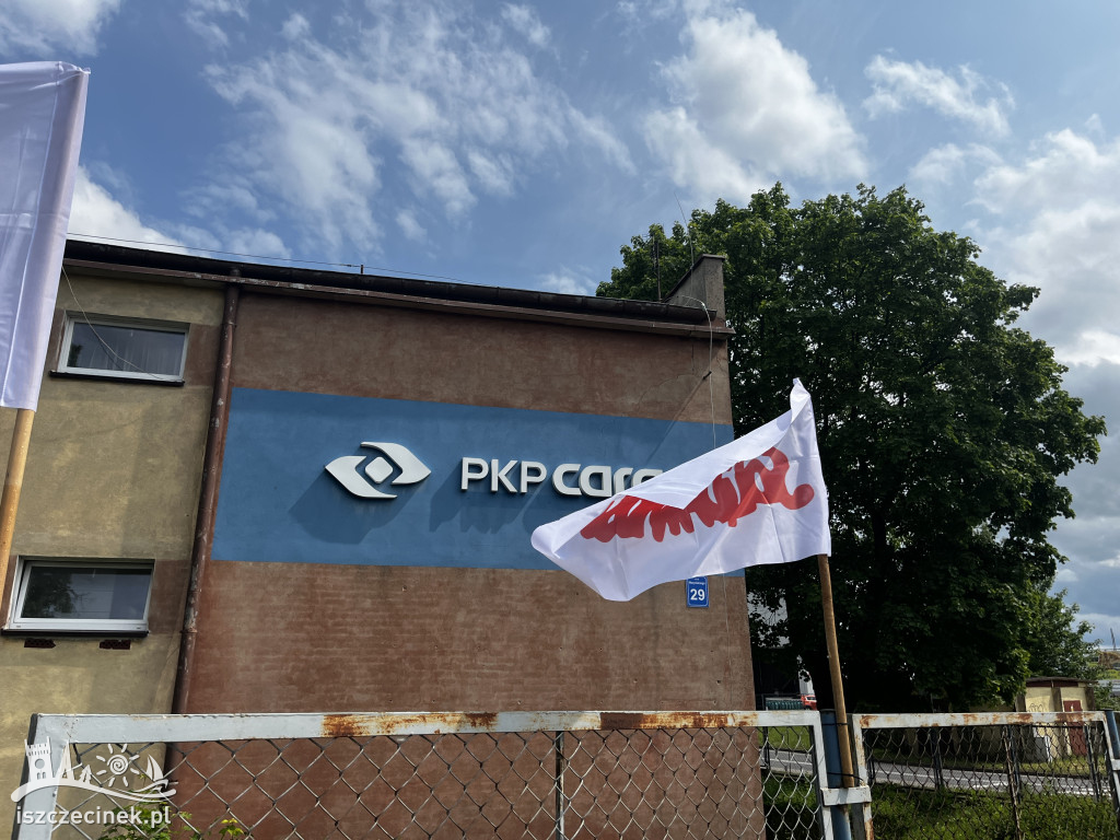 Szczecinek mówi NIE likwidacji kolei – protest w zdjęciach