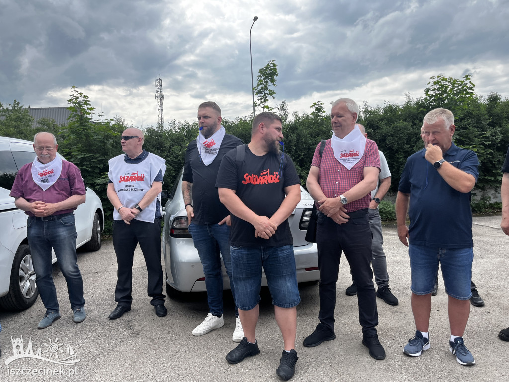 Szczecinek mówi NIE likwidacji kolei – protest w zdjęciach